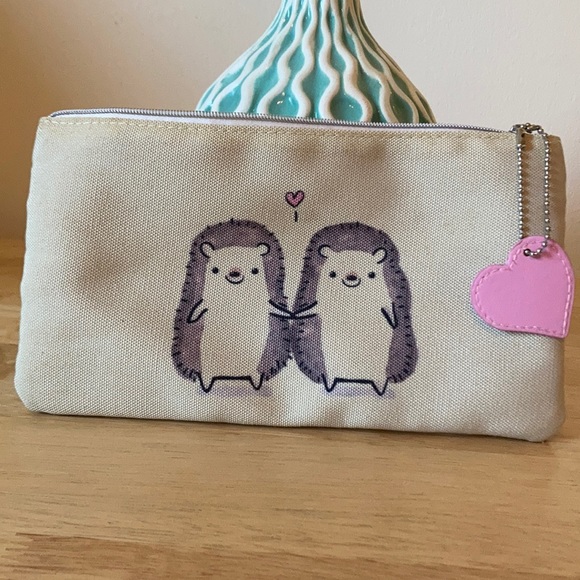 Hedgehog zippered pouch - Picture 2 of 6